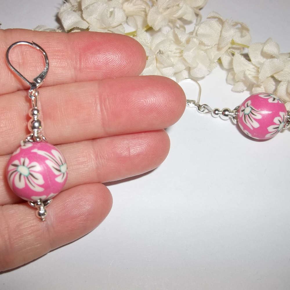 Big Pink Flower Earrings Dangle Beaded NWT 4777 - Picture 6 of 8